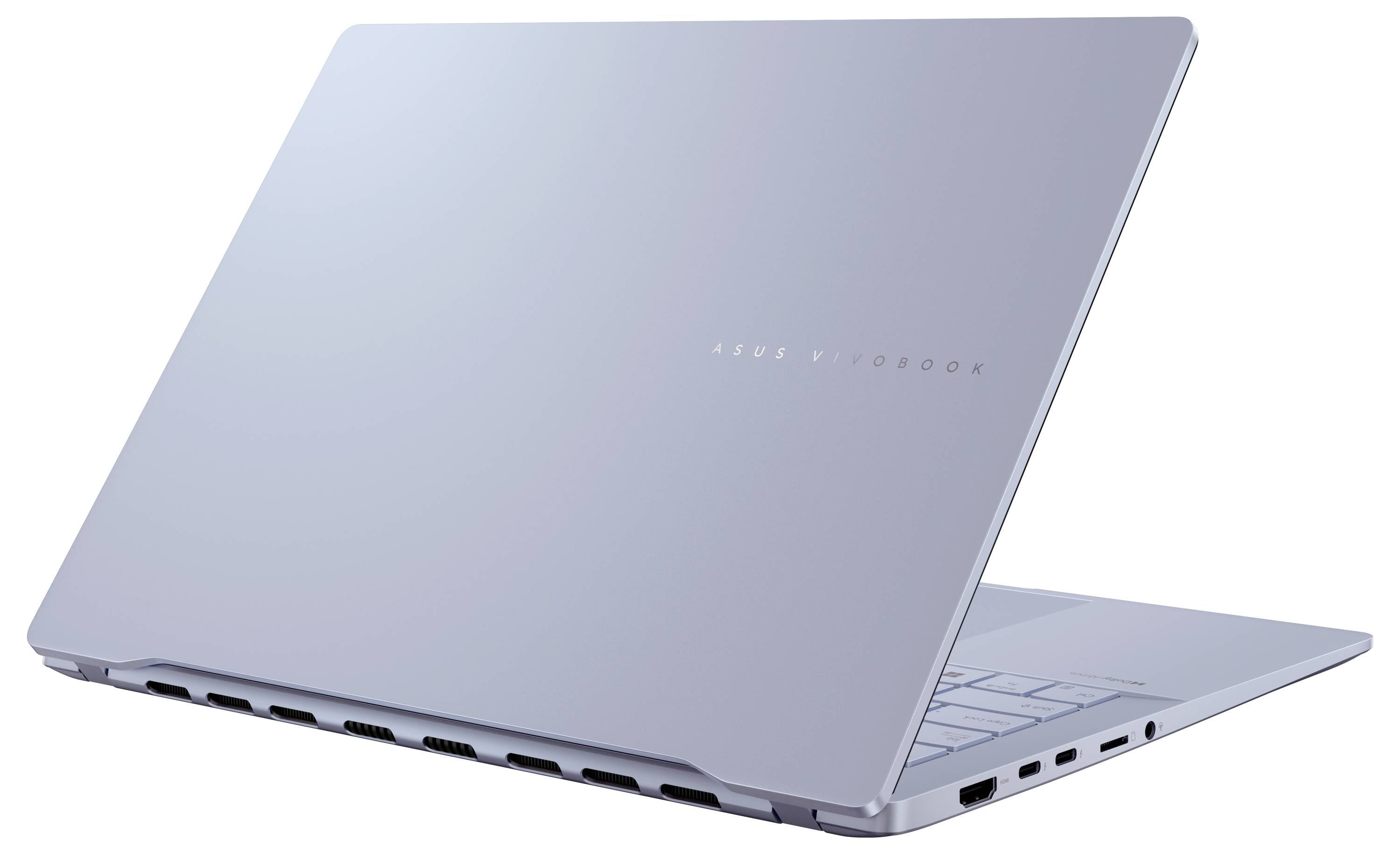 Een slanke, elegante zilveren laptop van achteren bekeken, met de merknaam op het deksel en meerdere poorten aan de zijkant zichtbaar.
