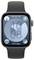 Een smartwatch-scherm toont de tijd '10:08', datum 'vrij 18 okt' en activiteitenpictogrammen voor calorieën, hardlopen en slaap met '7645 stappen'.