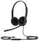 Zwarte over-ear koptelefoon met flexibele microfoon en inline volumeregelaar, verbonden via een USB-kabel.