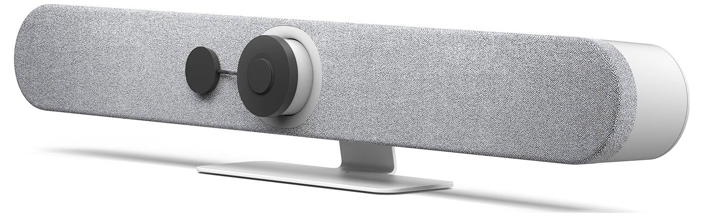 Een grijze webcam met een centraal objectief en privacyschuifje gemonteerd op een zilveren standaard.