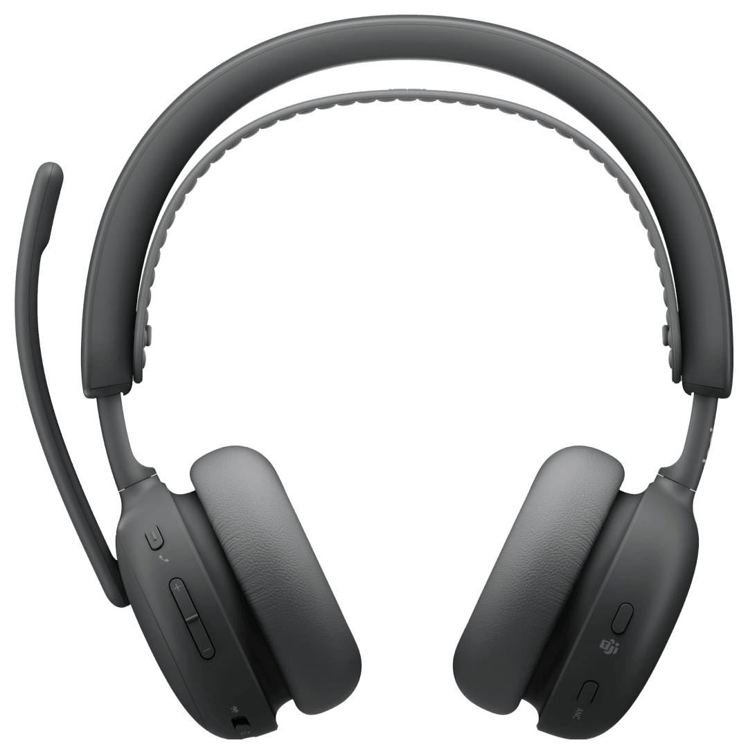 Zwarte draadloze over-ear koptelefoon met gevoerde oorkussens, verstelbare hoofdband en een microfoonboom aan de linkerkant