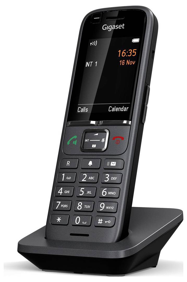 Zwarte Gigaset draadloze telefoon in een laadstation, met op het scherm de tijd 16:35 en de datum 16 nov.