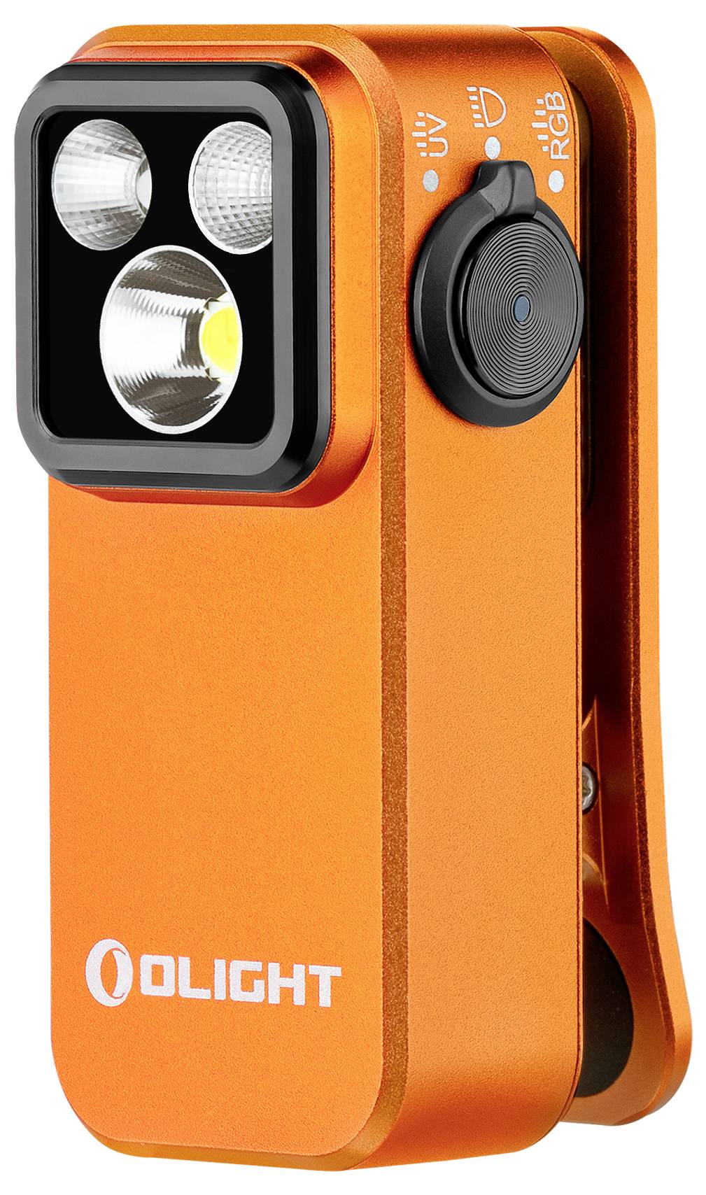 Een oranje draagbaar zaklampje met twee LED-lenzen, aan-uitknop, gelabeld 'Olight'. Ontworpen voor bevestiging met een clip aan de achterkant.