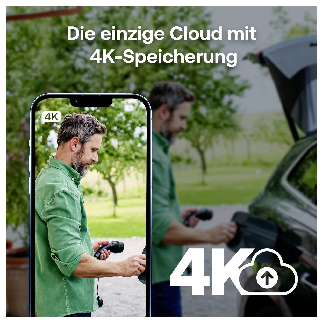 Advertentie voor een cloudopslagservice: man laadt een elektrische auto op, met een telefoonmockup gelabeld '4K' en de tekst 'De enige cloud met 4K-opslag' en 4K cloud-pictogram.