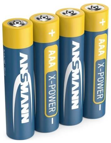 Vier AAA-batterijen rechtop staand, merk ANSMANN X-POWER, getoond met zichtbare plus- en minuspolen.