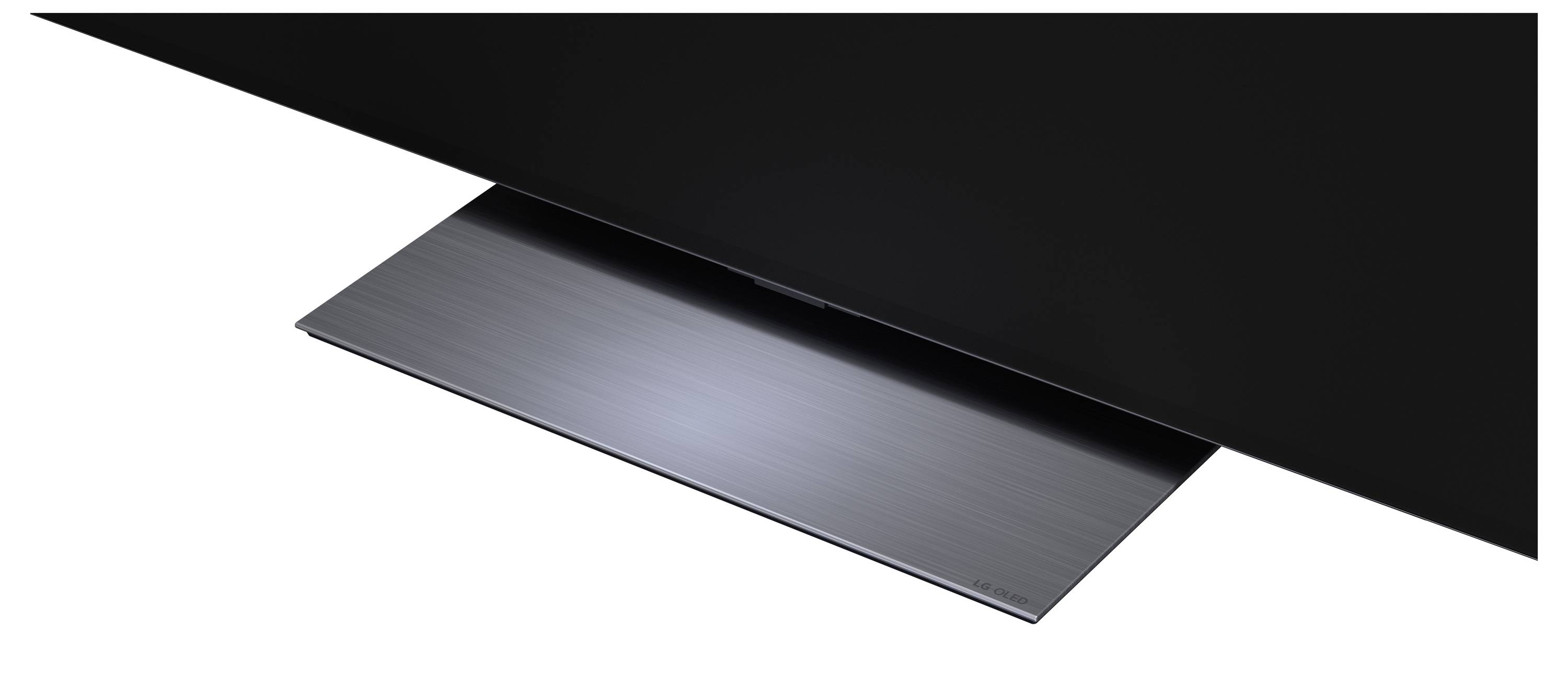 Slanke geborstelde metalen rechthoekige paneel die uitsteekt van een zwarte diagonale achtergrond, als een minimalistische productbanner of bord.