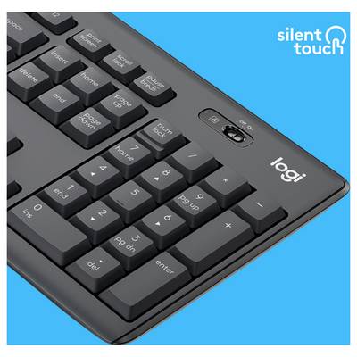 Close-up van een zwart Logitech-toetsenbord met een numeriek toetsenblok en SilentTouch-branding op een helder blauwe achtergrond.