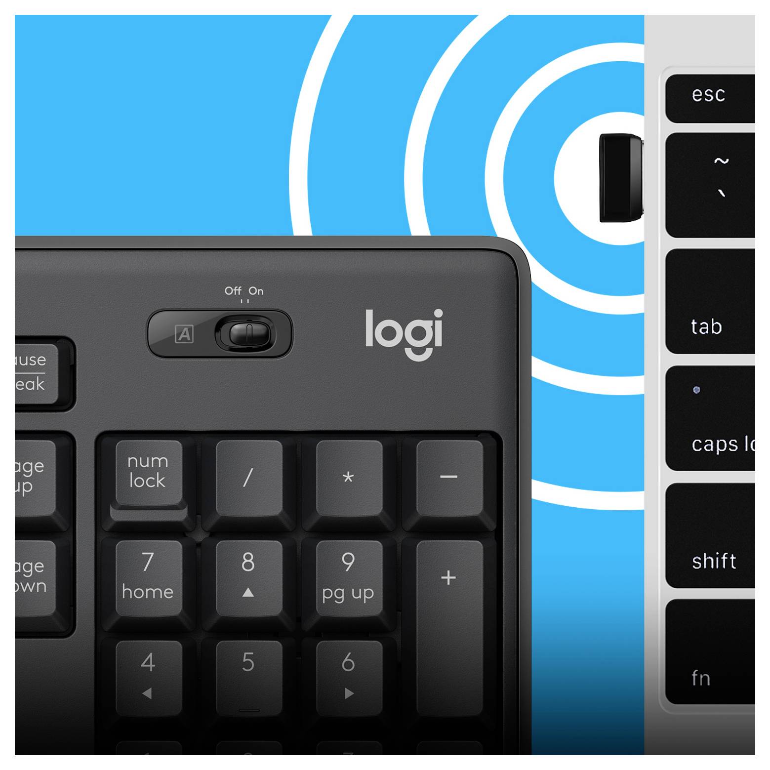 Close-up van een Logitech draadloos toetsenbord en nummerblok, met de aan/uitschakelaar en toetsen zichtbaar tegen een blauwe achtergrond met witte concentrische bogen.