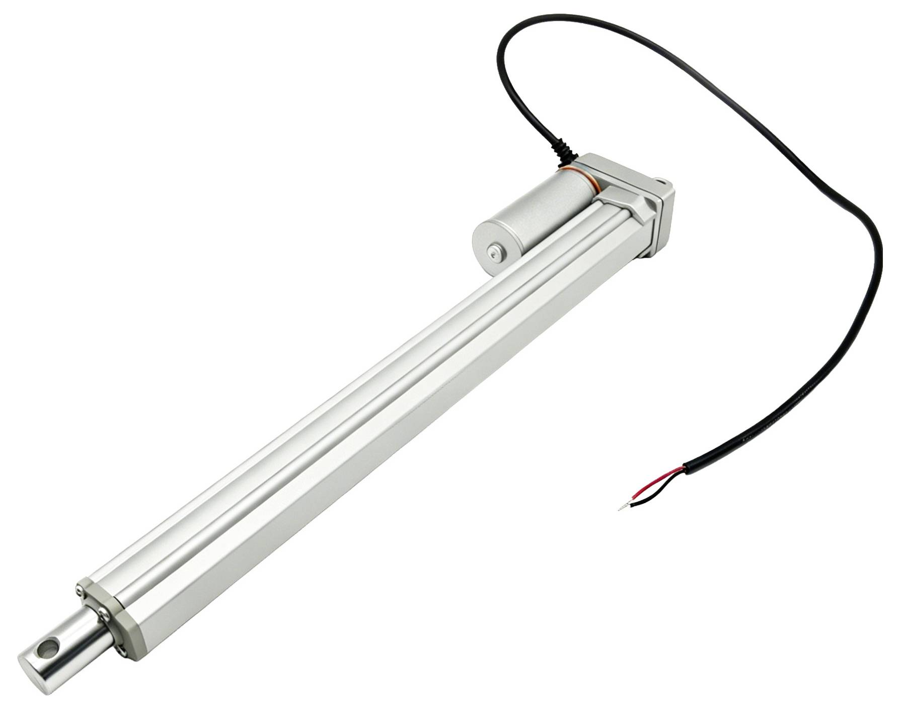 Zilveren elektrische lineaire actuator met verlengde staaf en aangesloten zwarte voedingskabel op een witte achtergrond.