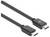 Zwarte HDMI-kabel met mannelijke connectoren aan beide zijden, diagonaal weergegeven op een witte achtergrond.