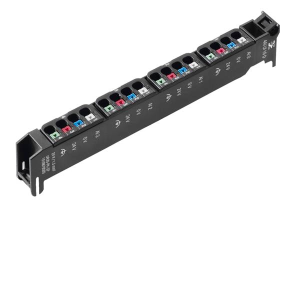 Een hoge witte ladder of lattenrekunit gecentreerd op een effen witte achtergrond.