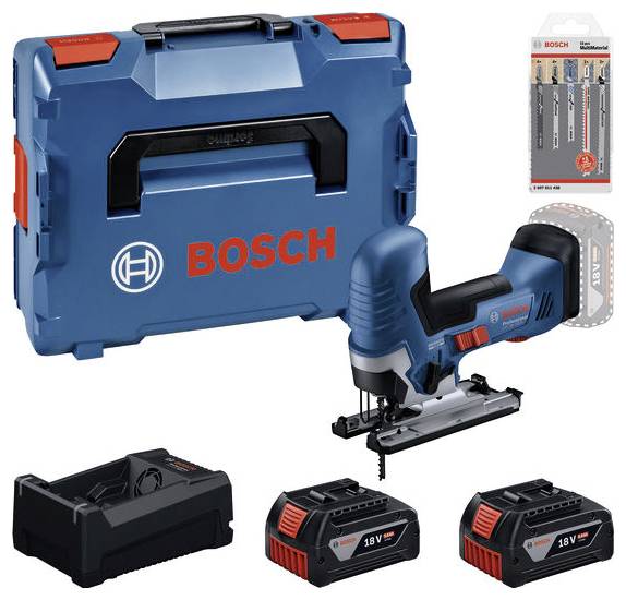 Bosch accuboormachine-zaagset met blauwe transporttas, twee 18V-batterijen, lader en zaagbladset weergegeven op witte achtergrond.