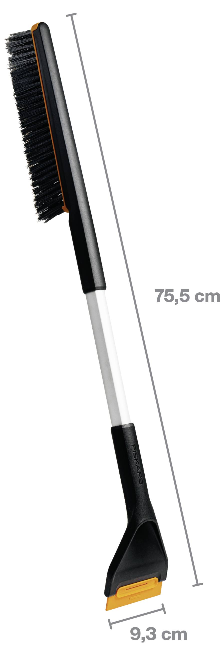 Sneeuwborstel en ijskrabber met lange steel, gelabeld 75,5 cm lang en 9,3 cm breed.
