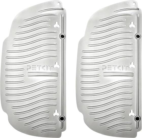 Twee zilveren PETKIT textuurplastic panelen naast elkaar getoond, elk met gebogen ribben en bevestigingsgaten.