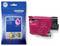 Brother LC528M magenta inktcartridge weergegeven in verpakking naast de cartridge zelf.
