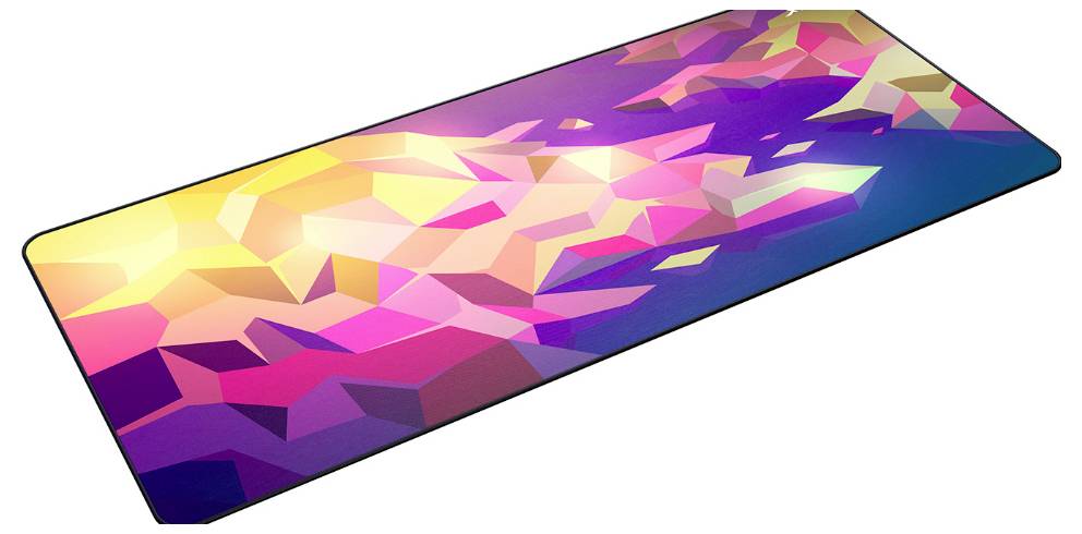 Abstract kleurrijk low-poly rechthoekig tapijt of vloerkleed met een helder geometrisch roze, geel, paars en blauw verlooppatroon op een witte achtergrond.