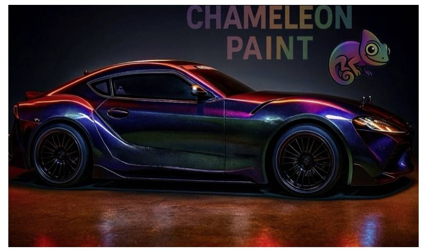 Sportwagen met iriserend chameleontverf onder neolicht, gelabeld 'CHAMELEON PAINT' met een gestileerd chameleontlogo.