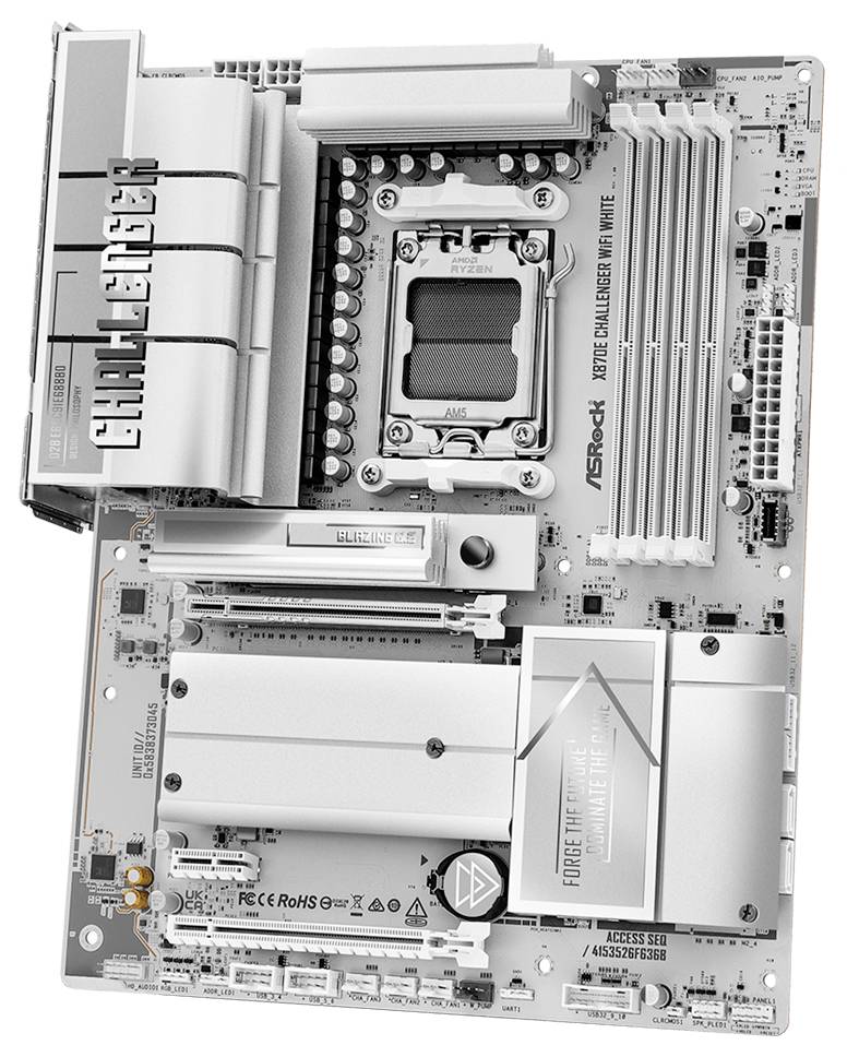 Bovenaanzicht van een witte ASRock Phantom Gaming-moederbord met AMD Ryzen-socket, RAM-sleuven, uitbreidingssleuven, koellichamen en I/O-aansluitingen aan de achterkant.