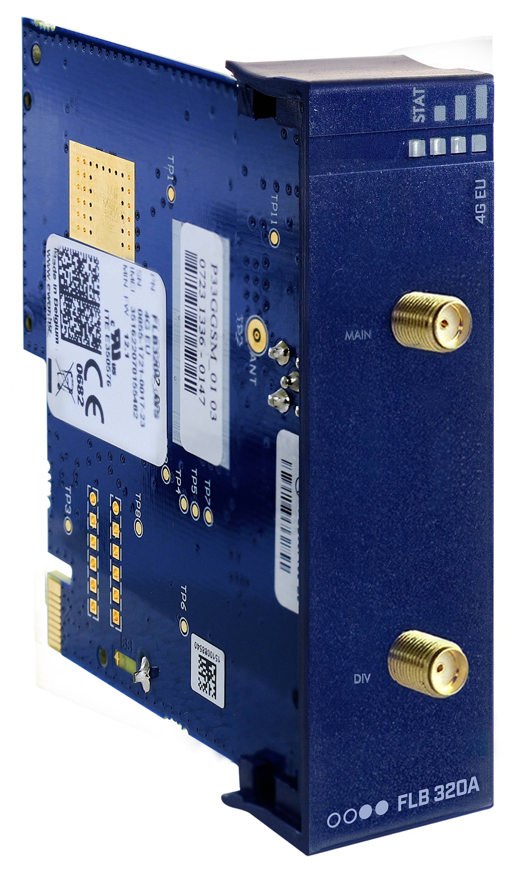 Close-up van een blauwe FLB 320A elektronische printplaat/module met twee gouden coaxiale connectoren en meerdere labels en componenten op een witte achtergrond.