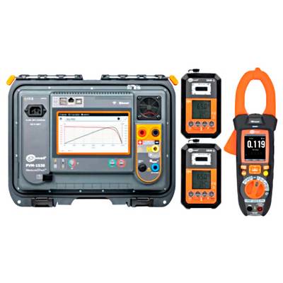 Draagbare elektrotechnische testkit met een robuuste analyzer die een grafiek weergeeft, twee handheld multimeters en een stroomtang die een digitaal display toont.
