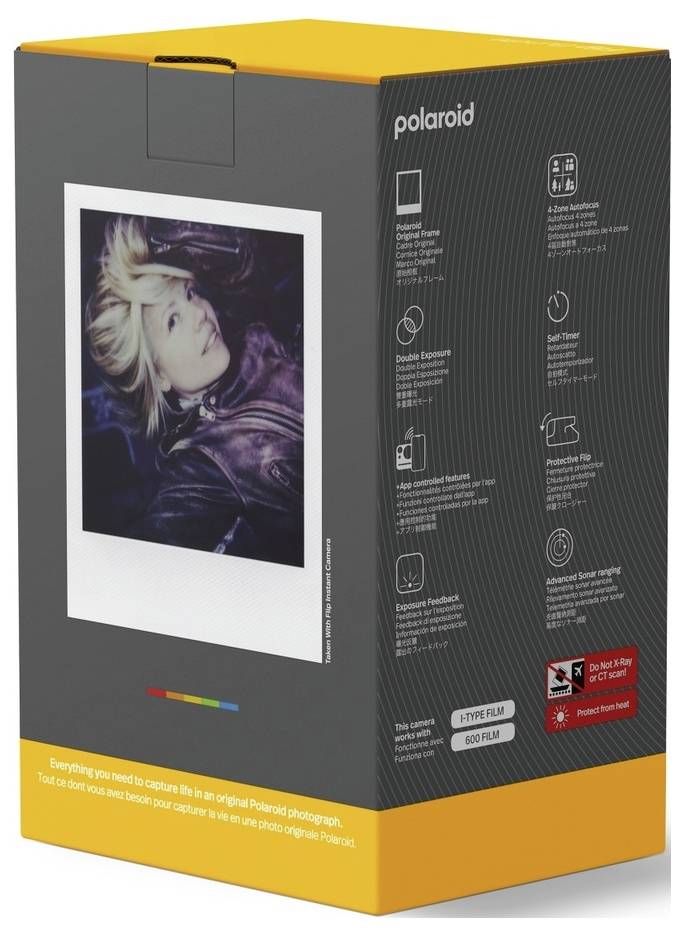 Doos van een Polaroid instant camerafilmpak, zwart en oranje verpakking met een voorbeeldportretfoto en pictogrammen met productkenmerken aan de zijkant.