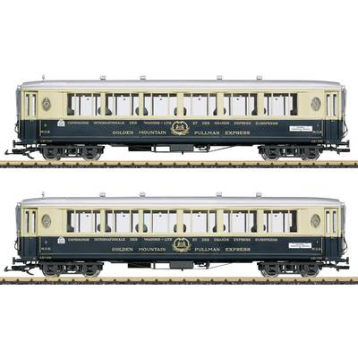 Twee zijkanten van een vintage 'Golden Mountain Pullman Express' passagierstreincoupémodel, weergegeven in goud en donkergroen op het spoor.
