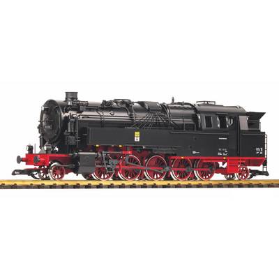 Zijaanzicht van een zwart-rode stoomlocomotief op display, met grote rode drijfwielen en een houten spoorbasis.