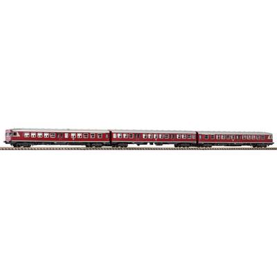 Een rode passagierstrein met drie verbonden wagons weergegeven in zijaanzicht op een witte achtergrond.
