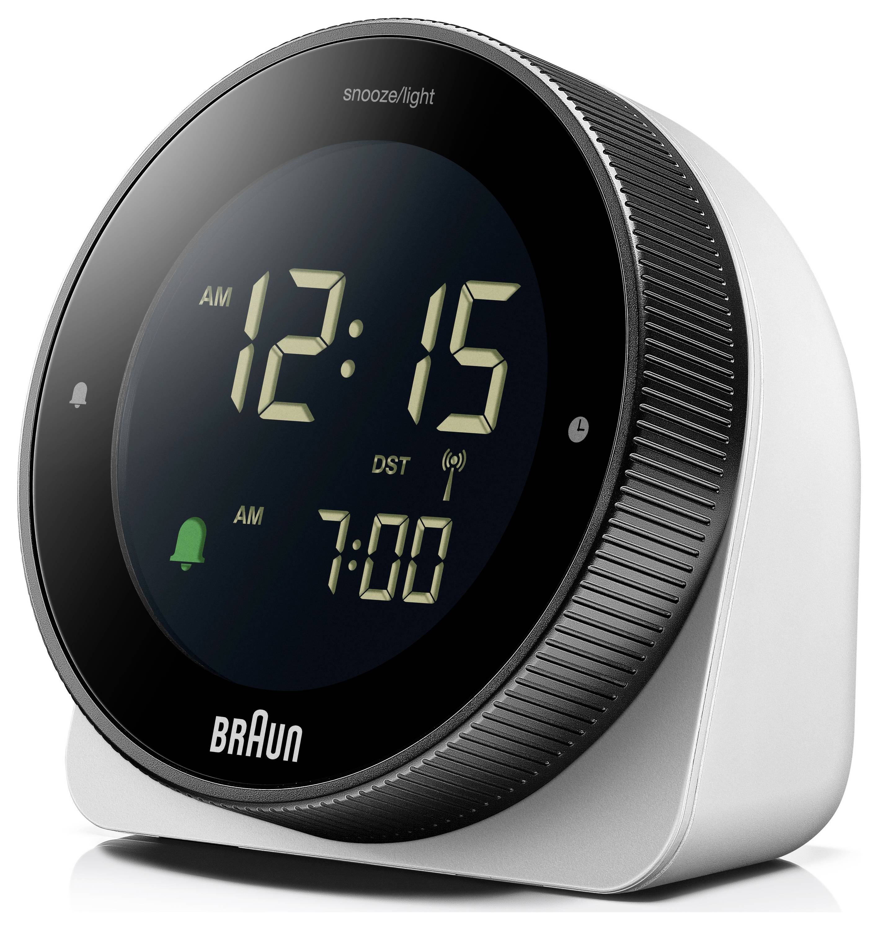 Braun digitale wekker met weergave van 12:15 uur 's nachts en een alarmtijd van 7:00 uur, met snooze/licht- en zomertijdindicatoren.