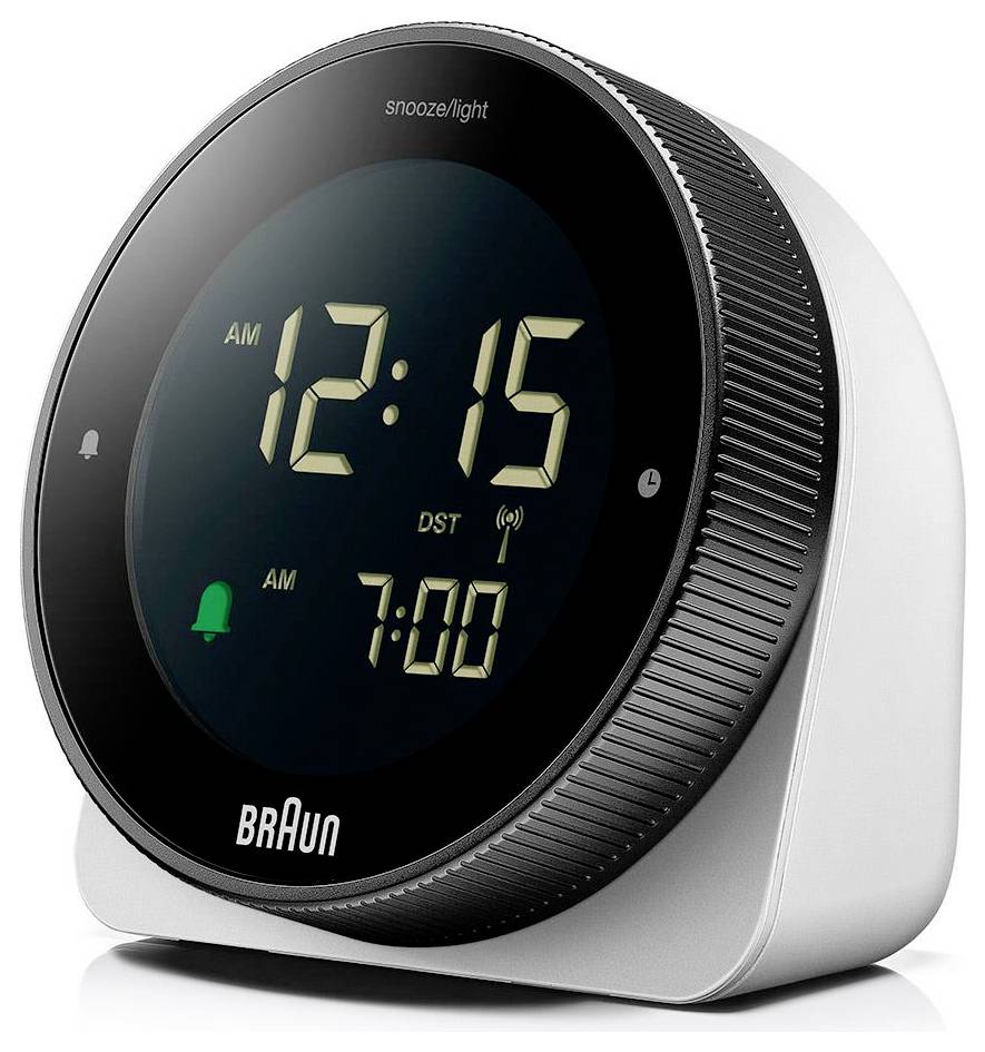 Braun digitale wekker met weergave van 12:15 uur 's nachts, met een tweede alarm ingesteld voor 7:00 uur en snooze-/licht-labels op het display.