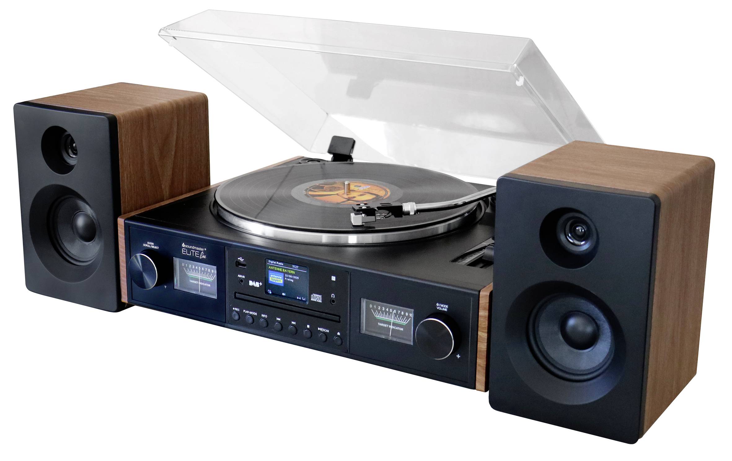 Een vintage-stijl draaitafel stereosysteem met twee speakers met houtafwerking en een transparante stofkap, weergegeven op een witte achtergrond.