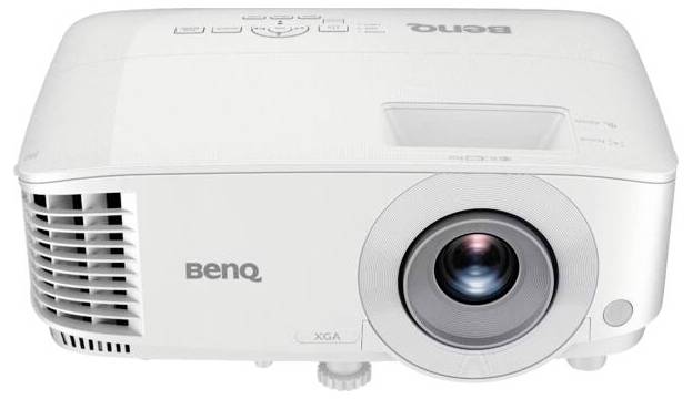 Witte BenQ XGA-projector weergegeven in vooraanzicht met lens, ventilatierooster en bedieningsknoppen bovenaan.