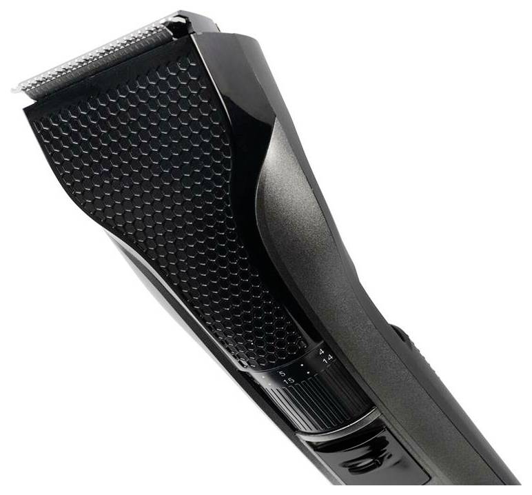 Zwart elektrisch haartrimmer met instelbare lengtestand en zilveren snijkop op een witte achtergrond.