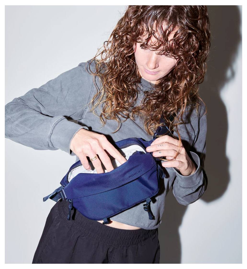 Moment Moment Everything Sling 2L Navy Acessoiretas-13