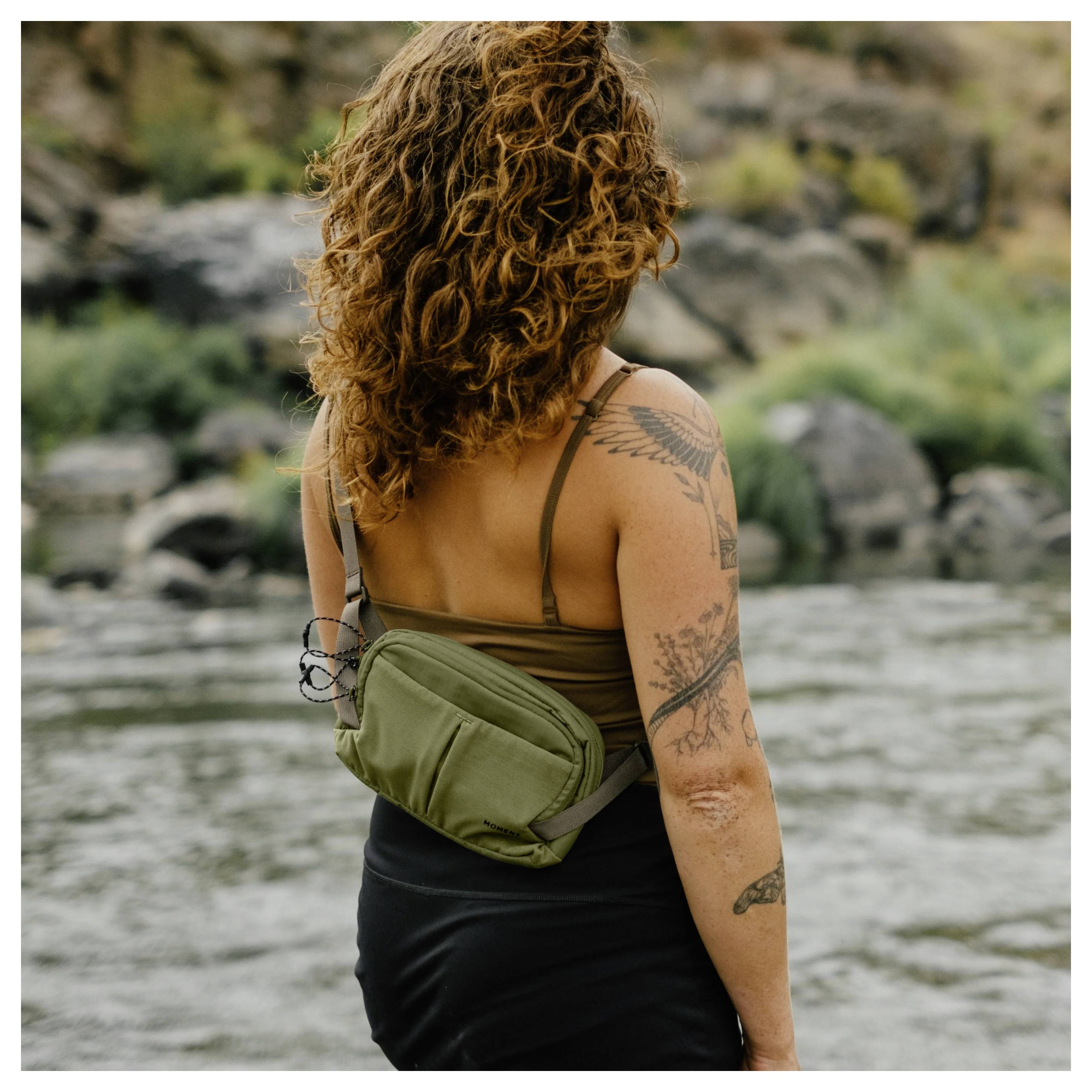 Moment Moment Fast & Light Take Sling 1.5L moss Cameratas Waterdicht-3