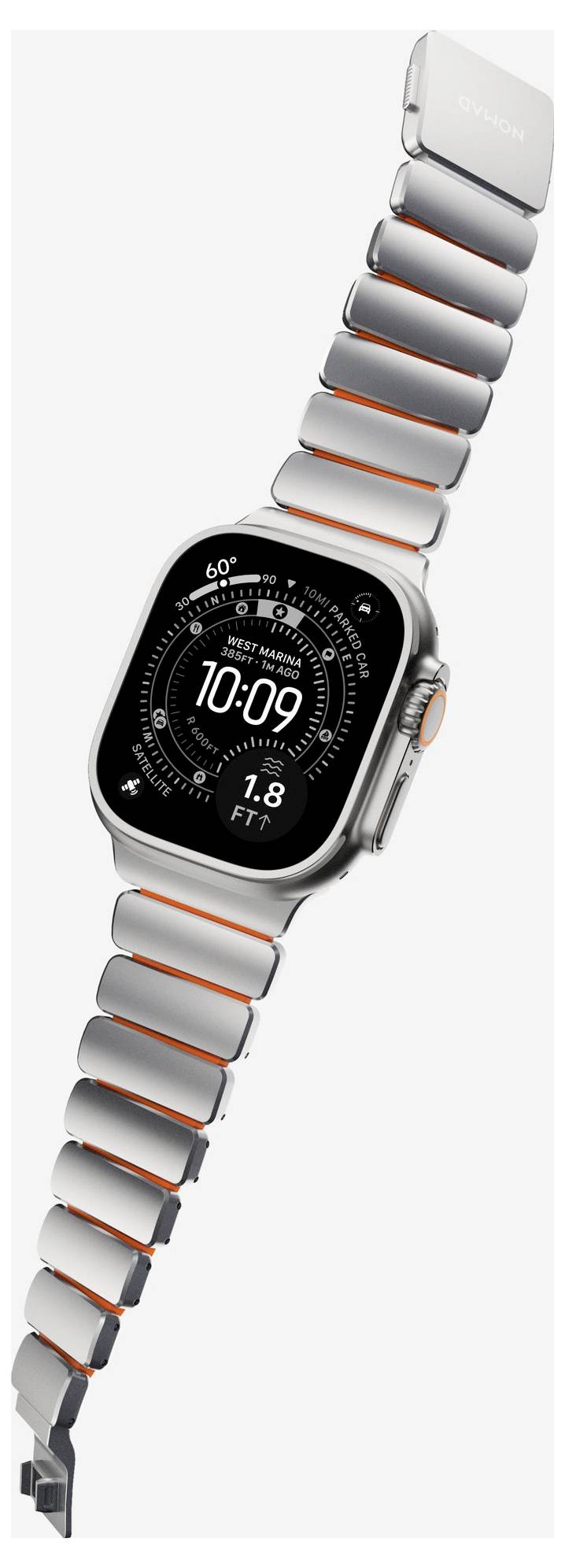Zilveren Apple Watch met een gekoppelde metalen band, weergegeven onder een hoek op een witte achtergrond. Het scherm geeft 10:09 en fitnessinformatie weer.