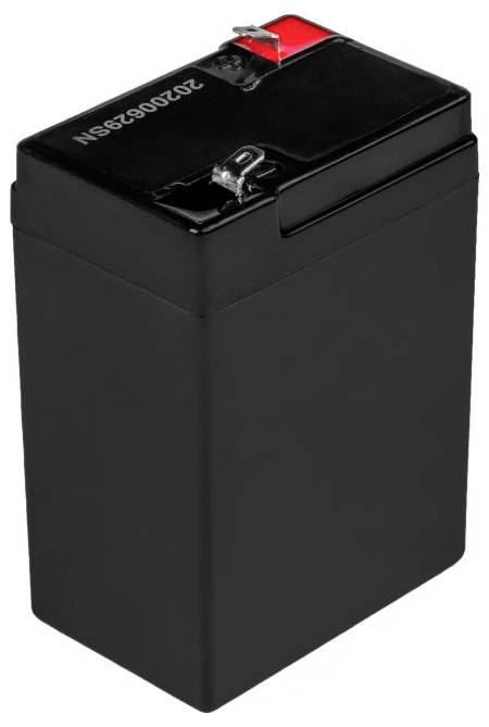 Zwarte oplaadbare batterij met rode en zilveren polen, geïsoleerd weergegeven op een witte achtergrond.