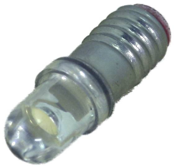 Close-up van een klein metaal-en-glas gloeilamp- of LED-lampcomponent op een witte achtergrond.