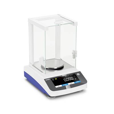 Analytische laboratoriumweegschaal met glazen windbescherming en digitaal display met aanduiding 0,000 g.