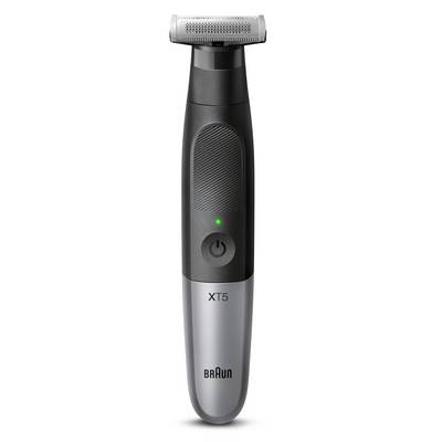 Braun XT5 elektrische trimmer met verlichte aan/uit-knop op een witte achtergrond.