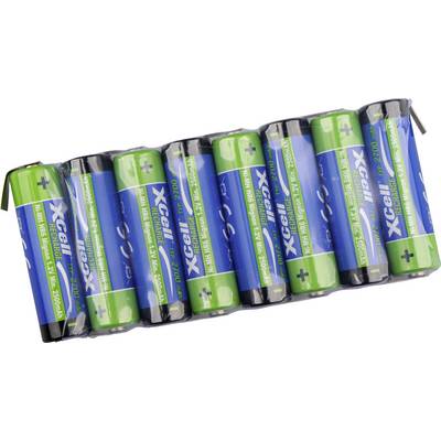 Verpakking van acht Xcell AA oplaadbare batterijen in een plastic houder, schuin weergegeven op een witte achtergrond.