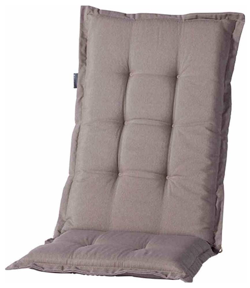Gevoerde taupe stoelkussen met gechoffeerd rug- en zitgedeelte, weergegeven op een witte achtergrond.