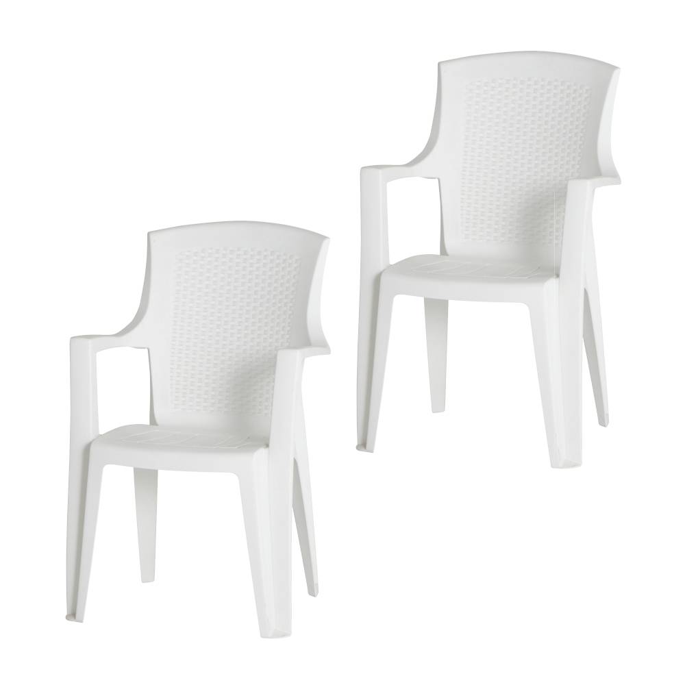 Twee witte kunststof fauteuils getoond op een effen witte achtergrond, één linksonder en één rechtsboven.