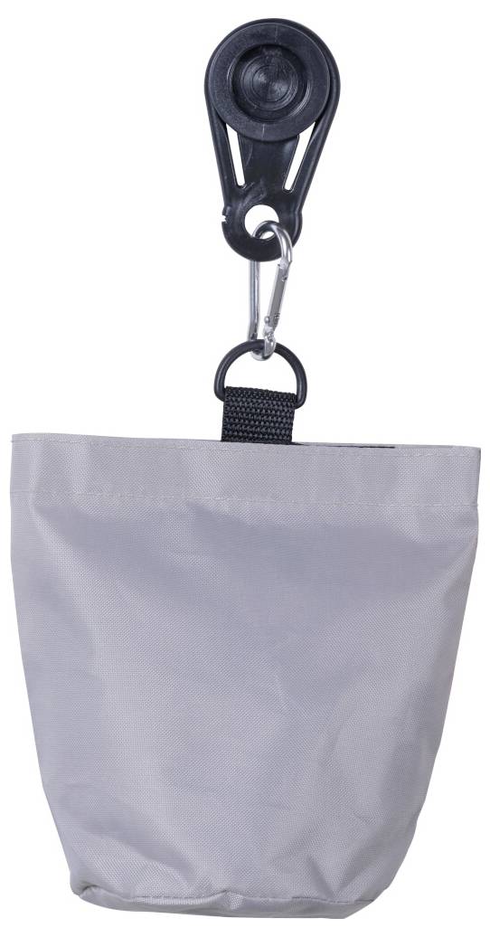 Grijze hangende opbergtas met een zwarte klem en riem, afgebeeld tegen een witte achtergrond.