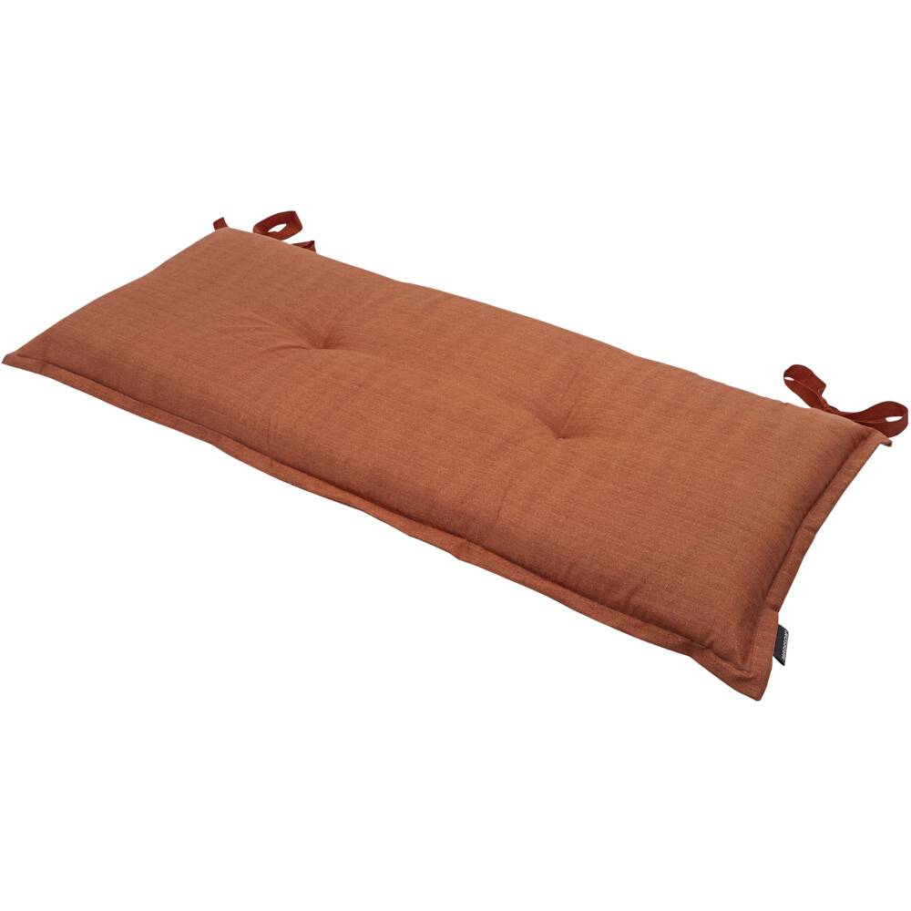 Rechthoekig oranje gevoerd zitpad met twee gestoffeerde knoppen en hoekbindingen, weergegeven op een witte achtergrond.