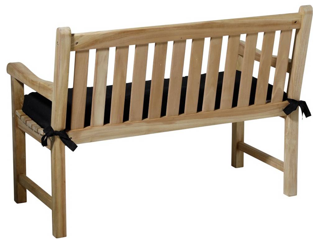 Houten bank met latten rug en zitting, weergegeven in driekwartaanzicht tegen een witte achtergrond.