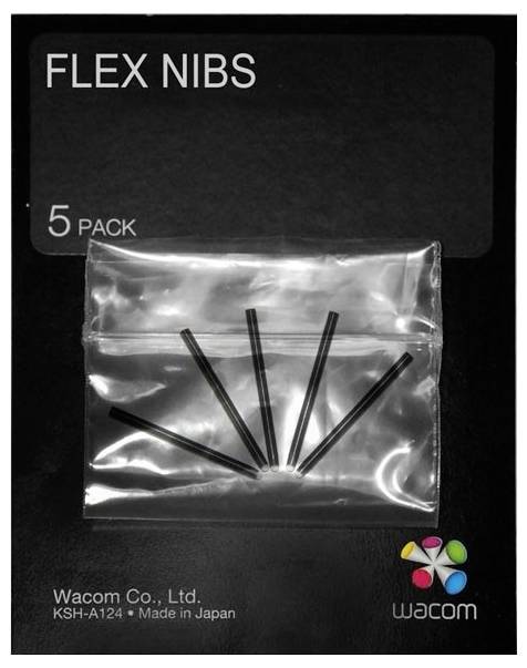 Wacom Flex Nibs 5-pack, weergegeven in een doorzichtige plastic zak op zwarte verpakking.