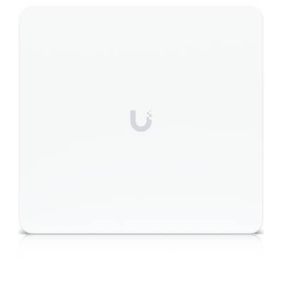 Blank witte afgeronde vierkante tegel met een zwak grijs 'U'-logo in het midden