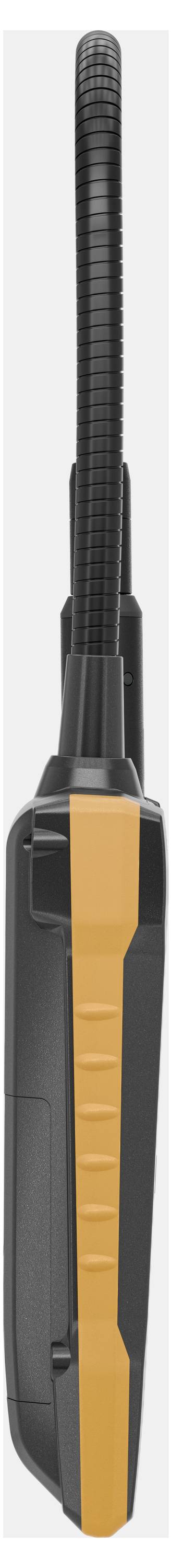 Zwart en oranje handheld gereedschap met een lange geribbelde greep en verticaal oranje accent op het lichaam, getoond tegen een lichte achtergrond.