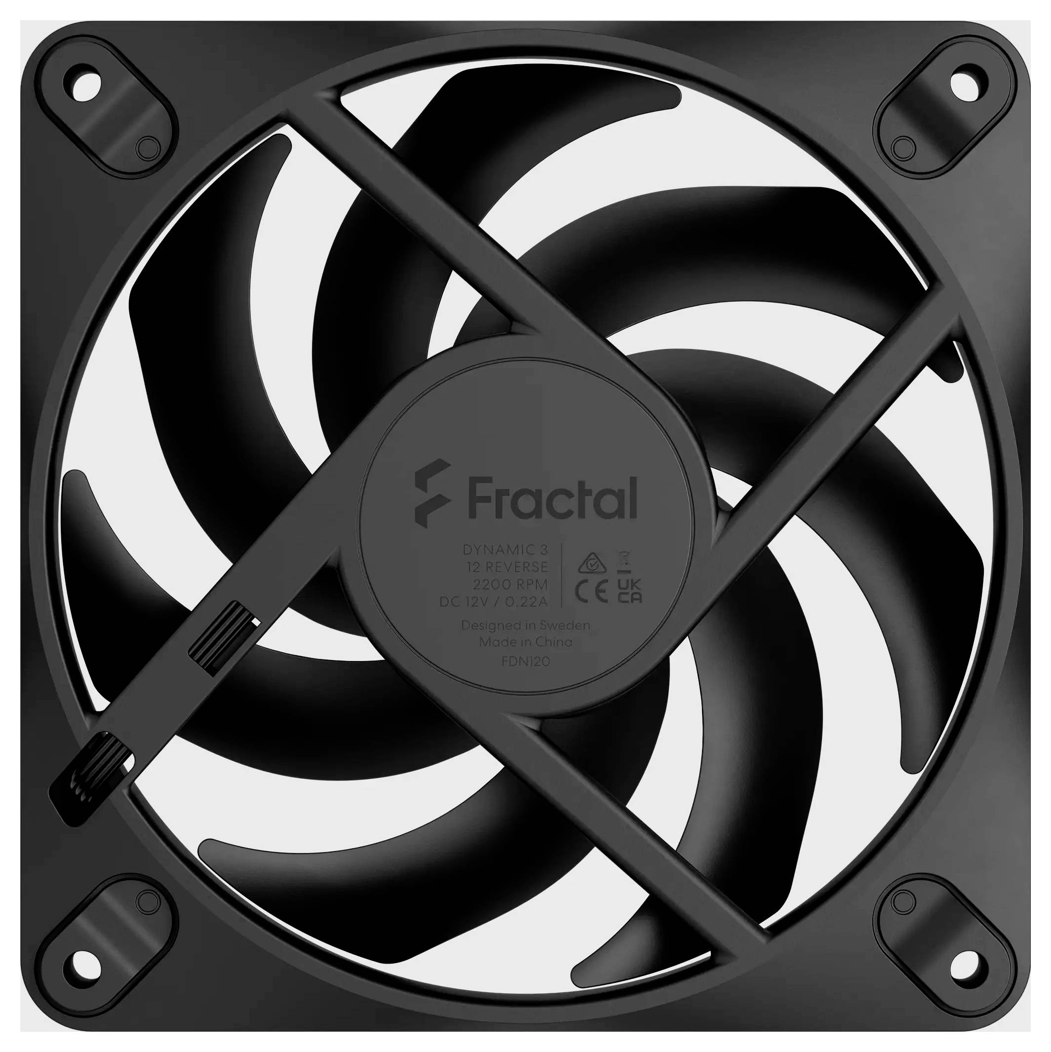 Zwarte Fractal-koelventilator met vier bladen en bevestigingshoeken, weergegeven van voren op een witte achtergrond.